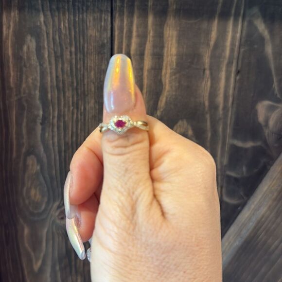 Elegant 14K Gold Plated Pink Heart Princess Twisted Ring - Picture 6 of 12